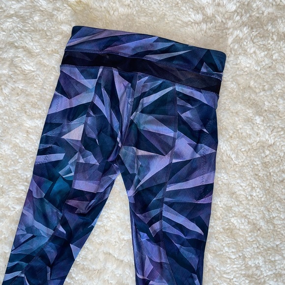 Lululemon Leggings with Zipper Pockets - Picture 6 of 6
